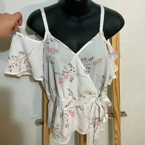 Sienna Sky blouse size medium